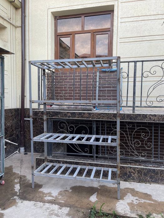 Stelaj sotiladi  Qushlar uchun qafas sotiladi