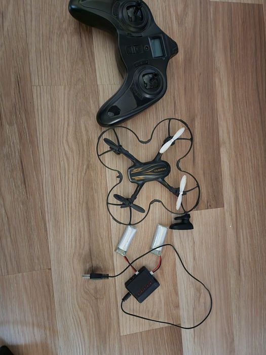 Vând mini drona hubsan