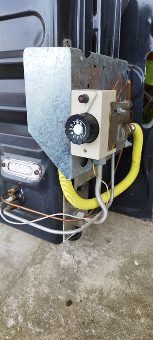 Vând convector gaz