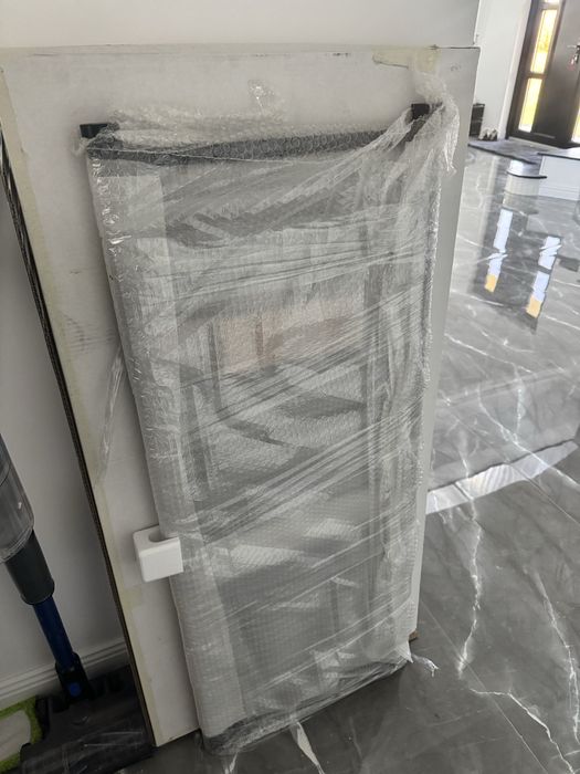 Calorifer de baie neagra … vine exact ca in poze , noua