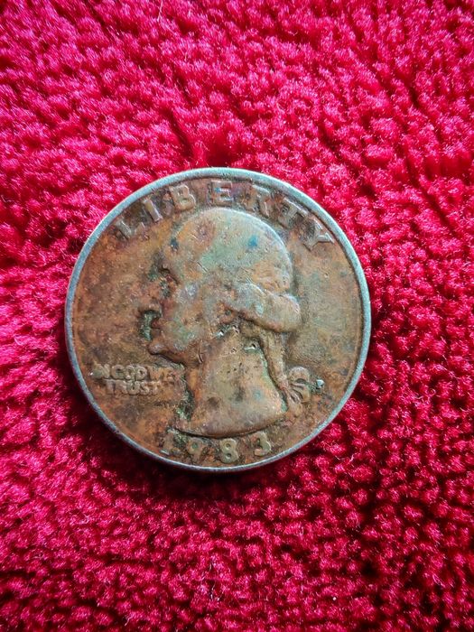 Diferite monezi pentru colecționari