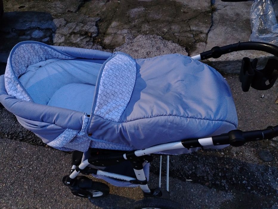 Vând cărucior 2 în 1