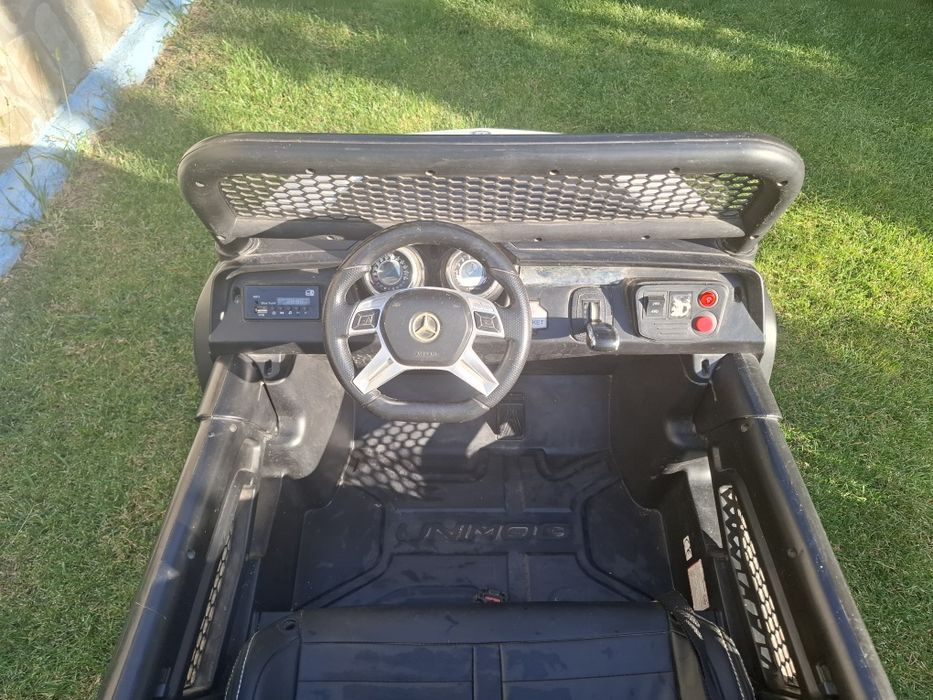 Mașinuță electrică Mercedes pentru copii – folosită, funcțională