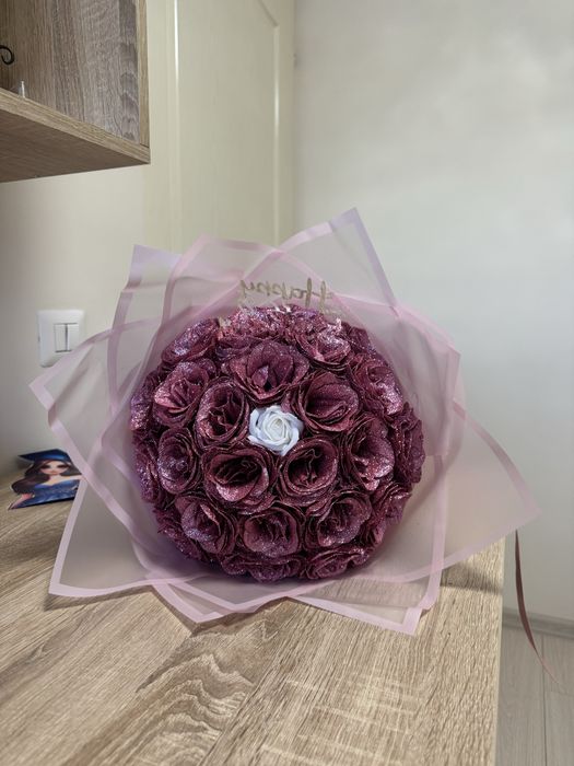 Cadouri speciale – buchete elegante cu trandafiri