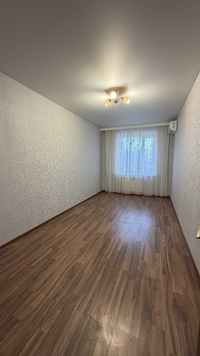 В продаже 1 комнатная в районе Жана Кала на 1 этаже