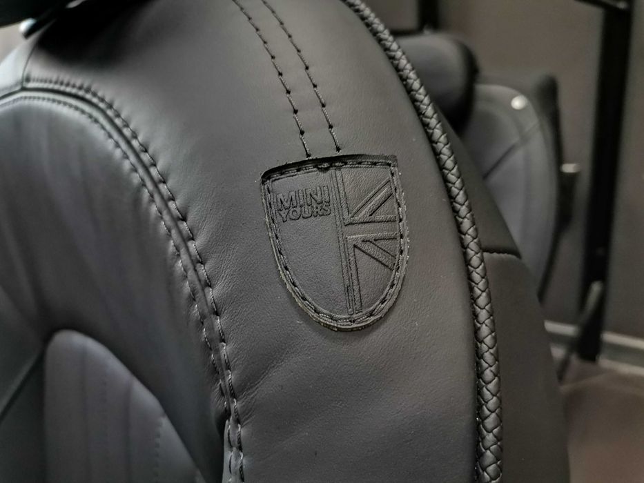 Като Нов К-т Черен Кожен Салон АЛКАНТАРА MINI Yours Countryman F60