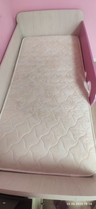 Детская кровать с матрасом