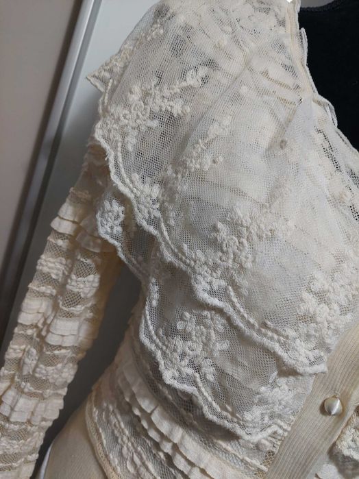 Cardigan absolut fabulos cu jabou din dantelă ivory TRANSPORT GRATUIT