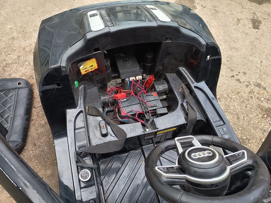 Детска кола Audi R8