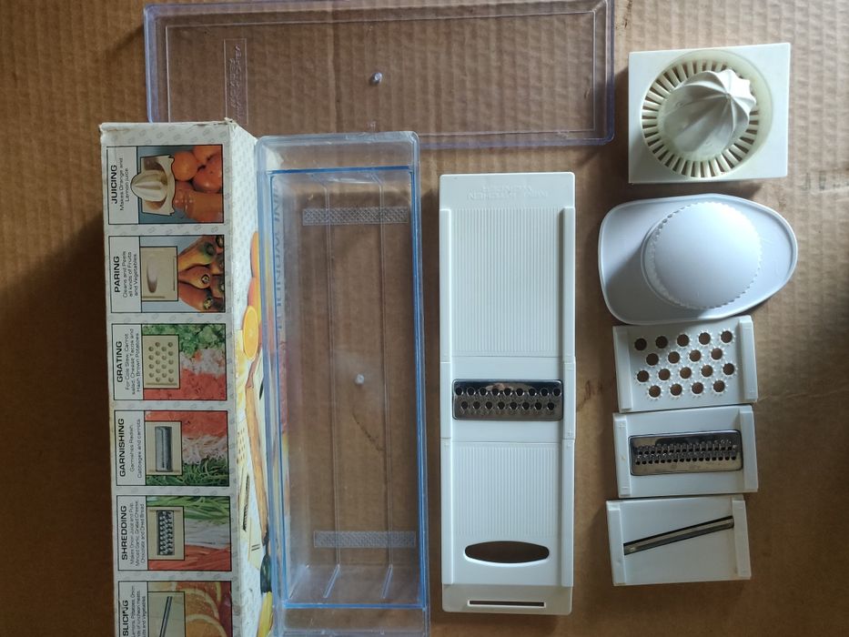 Dispozitiv pt.legume la abur și Razatoare magica