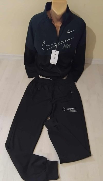 Oferta! Trening Adidas pentru cuplu.