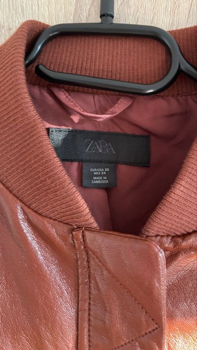 Продавам ZARA бомбър яке от изкуствена кожа с подплънки
