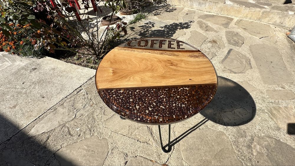 Masuta de cafea din rasina