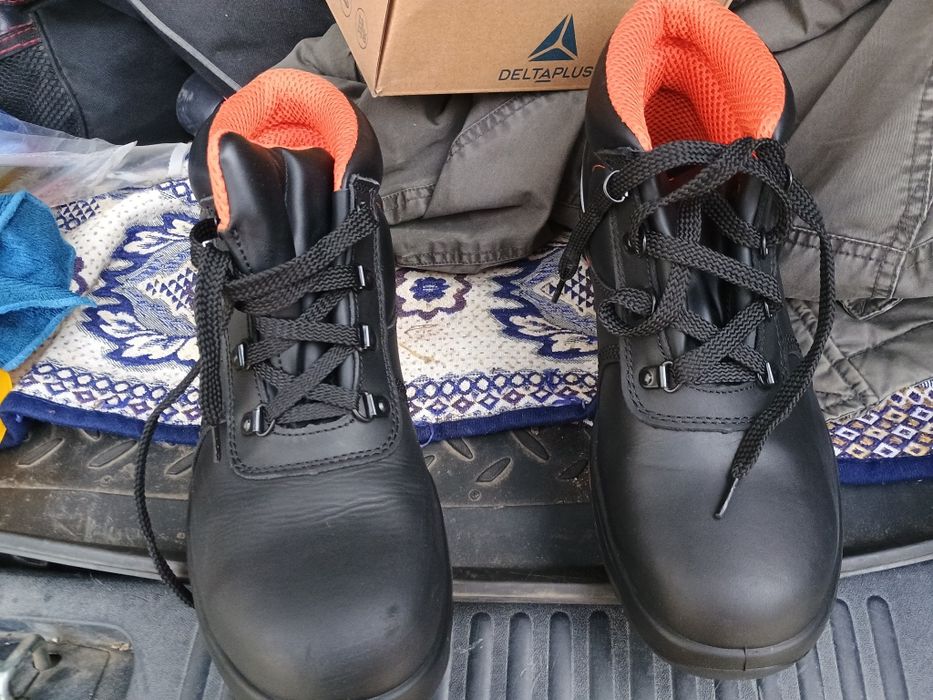 Продам спецобувь демисезон Deltaplus