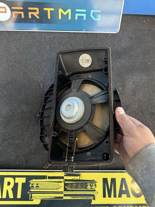 Бас колона буфер субуфер Audi A4 B8 A5 8t седан купе обикн 8t9035412