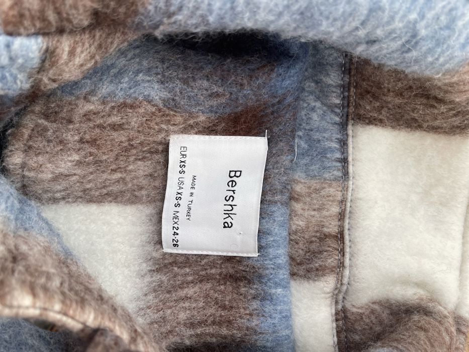 Geaca bershka noua