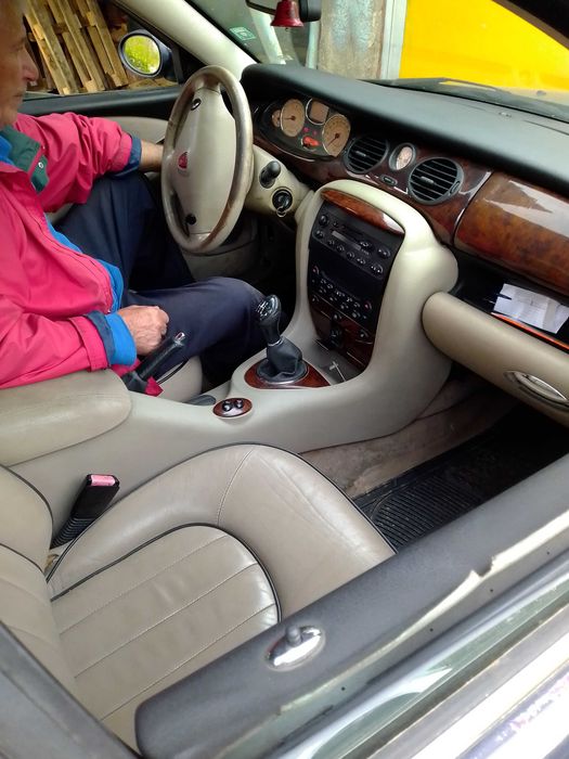 Продавам Rover 75 за части