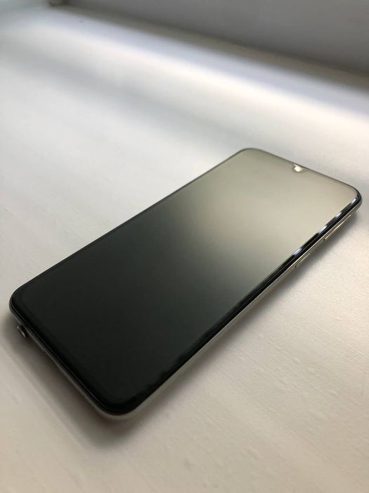 Продам Samsung a40