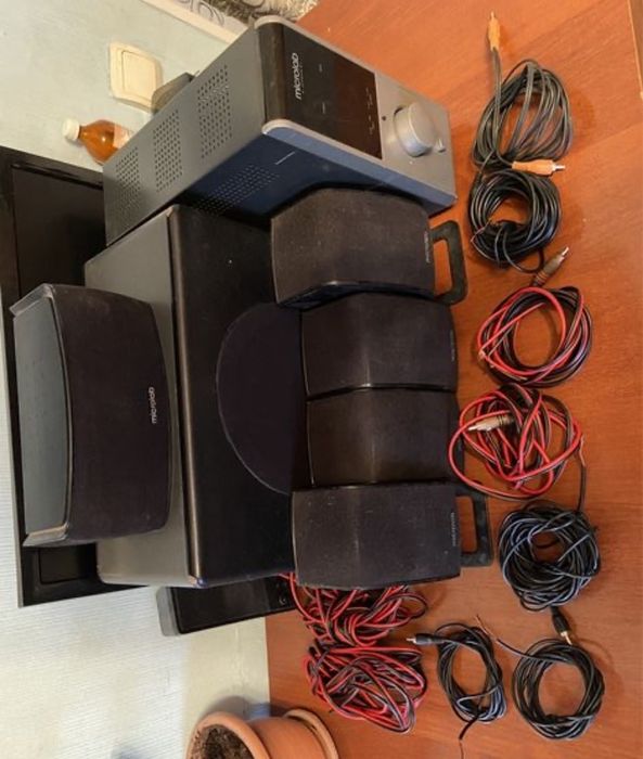 Продам комплект домашнего кинотеатра