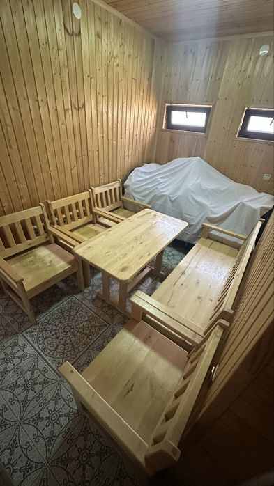 Продается стол стулья дерево