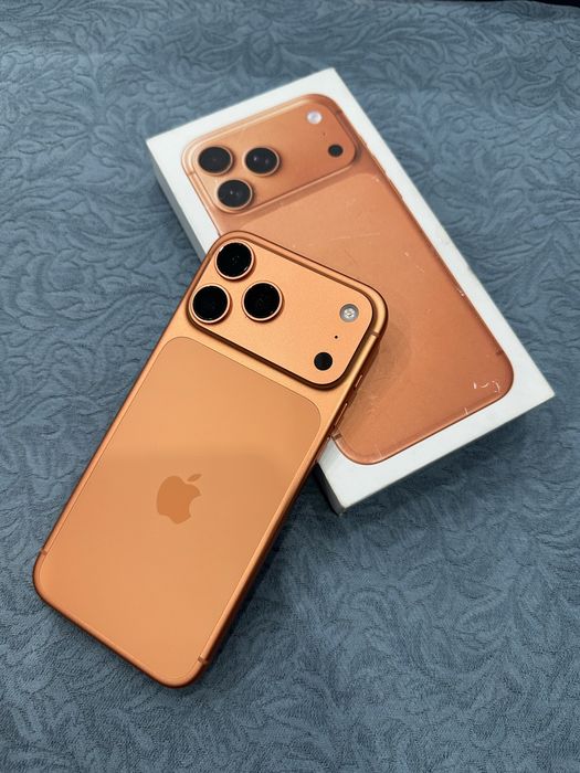 iPhone 17 Pro Max 256GB Cosmic Orange