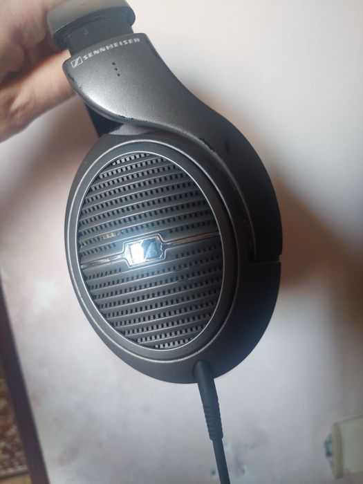 Sennheiser HD518 naushnik holati yaxshi