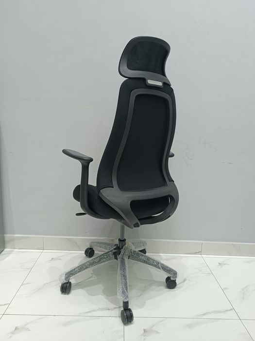 Офисное кресло LION, бюджетное кресло