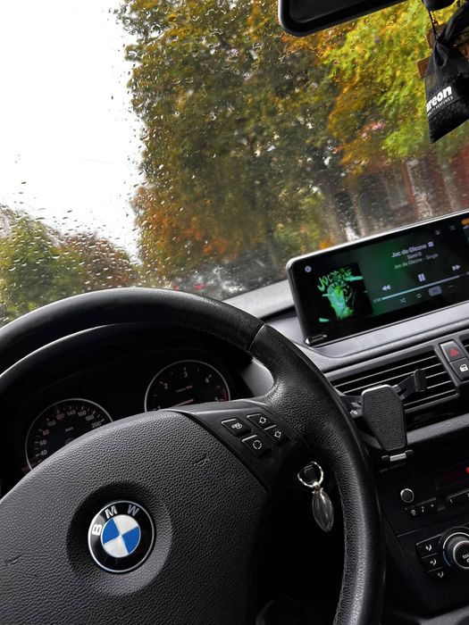 Bmw x1.
