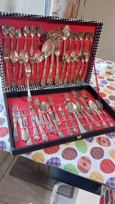 Посребрен комплект за хранене Не използван