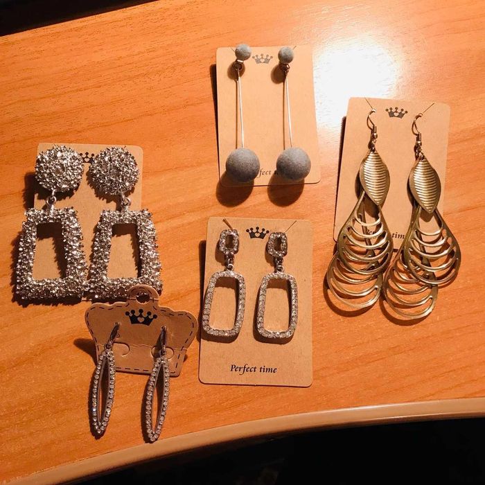 Продам серьги на праздник