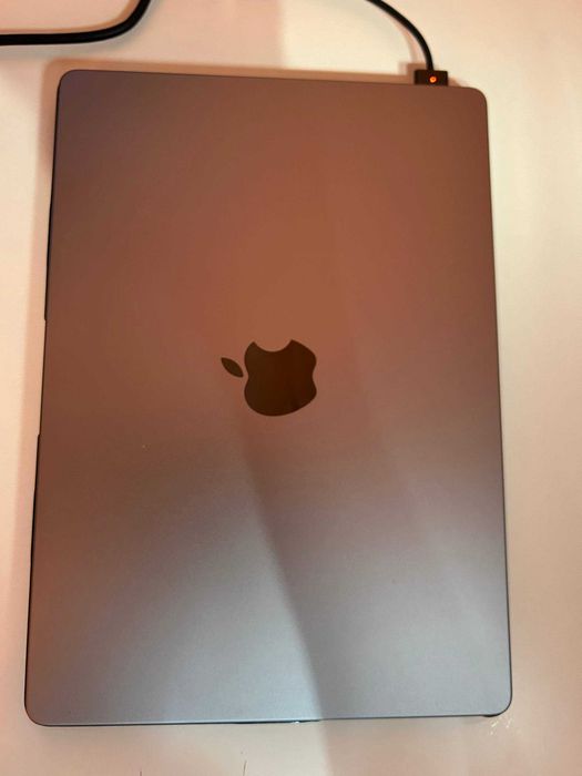 MacBook Pro 14 M1 Pro / 16 ГБ / 512 ГБ
