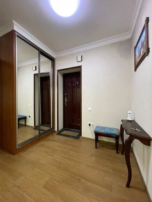 Метро Космонавтов 2в3 комнатная квартира с ремонтом!