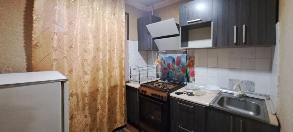 Чирчик шахар 
Октябр ривож
1-хона 1-этаж 
Квартира Ижарага Берилади