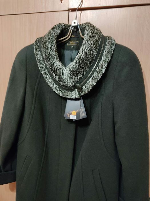 Пальто женское 50р. Шерсть 100%