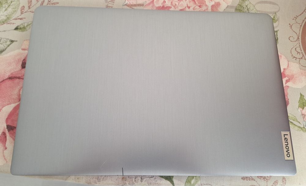 Продам ноутбук на запчасти