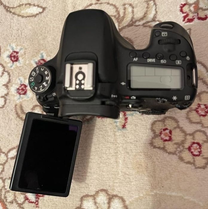 canon eos 70d + 18-55mm