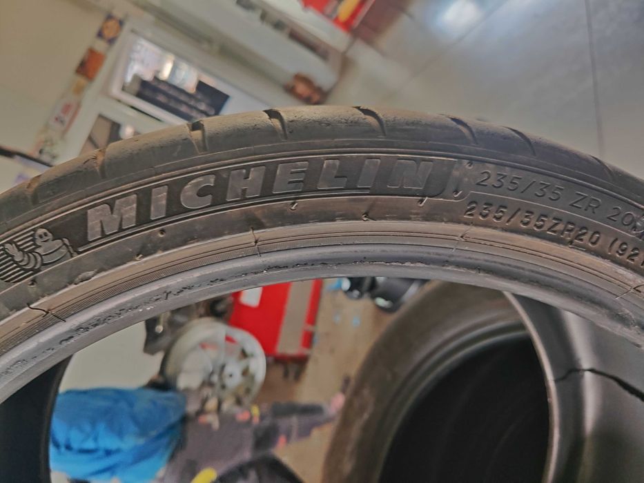 2бр.летни гуми 235/35/20 Michelin
