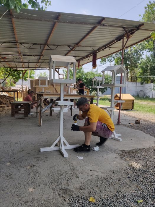 Кормушка для птиц, скворечник