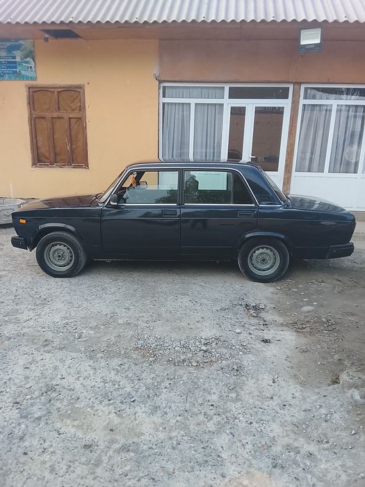 Vaz 2107 sotiladi