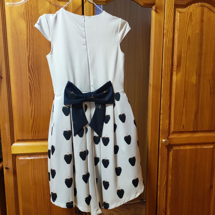 Красива официална рокля за момиче