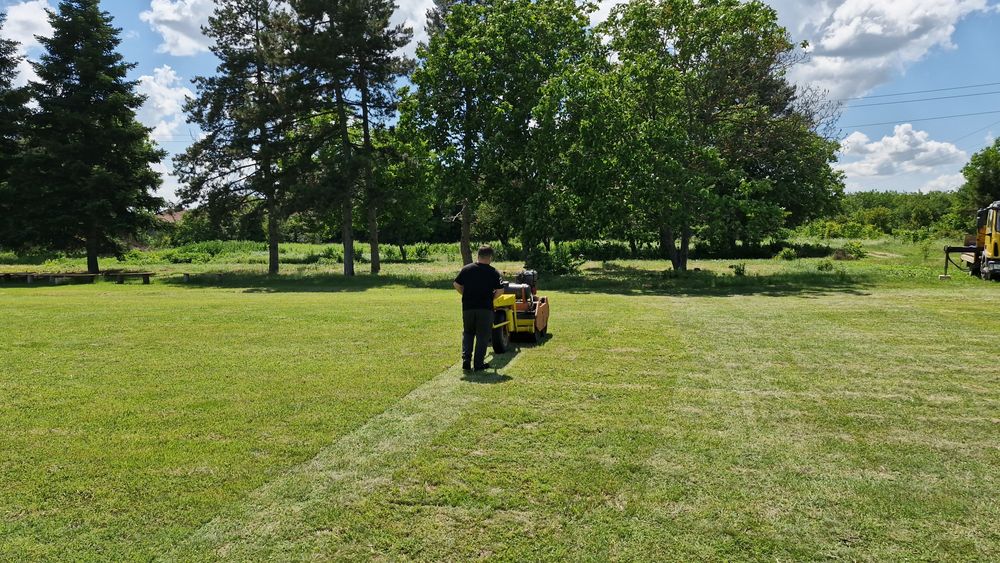 Малък самоходен валяк