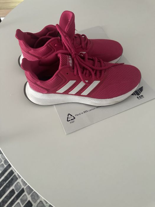 Vand adidasi marimea 39