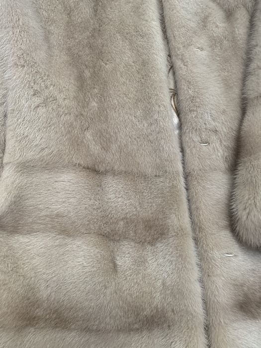 Норковая шуба сатылады.