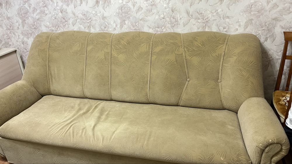 Продам б/у диван в хорошем состояние