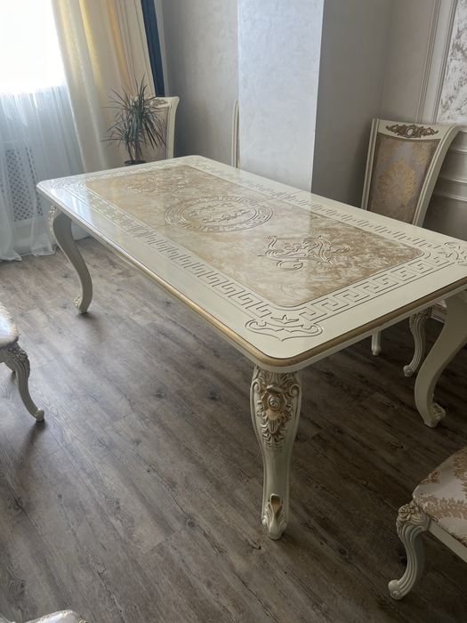 Продам комплект стол и стулья