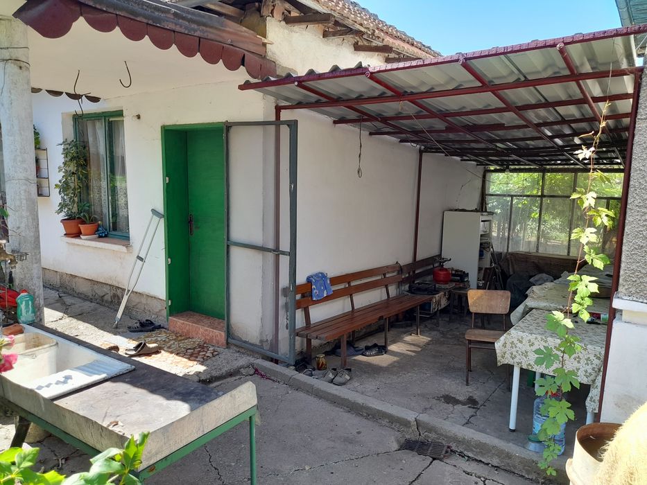 Продавам къща в с. Динковица