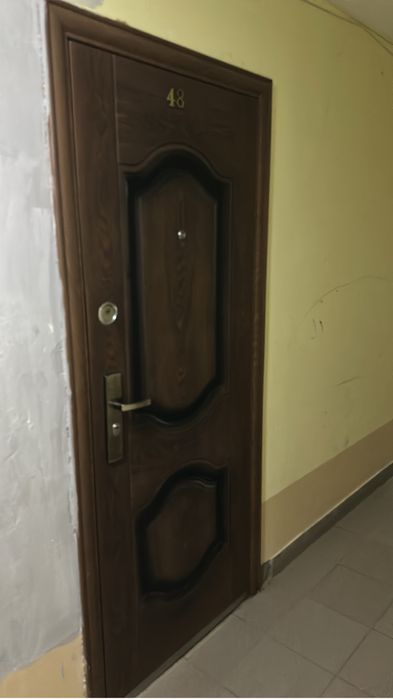 Продам входную дверь