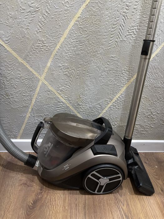 Продам пылесос вертикальный