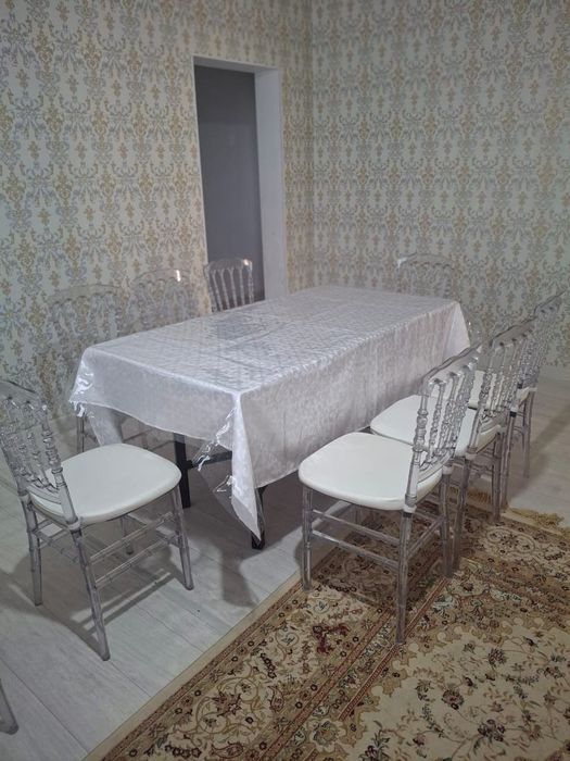 Столы и стулья в аренду