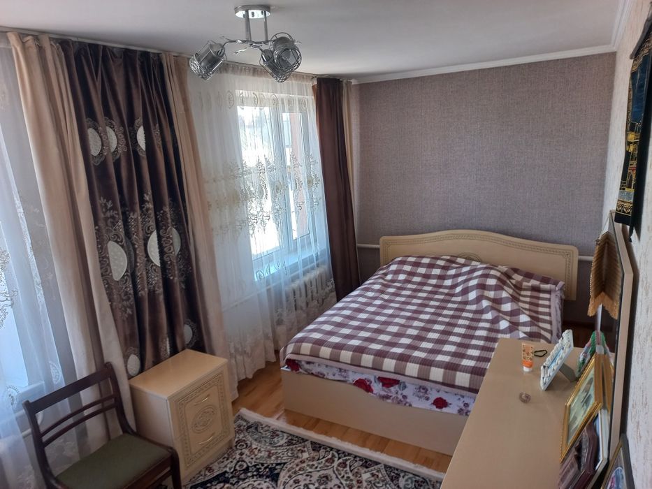 Дом двухэтажный в центре